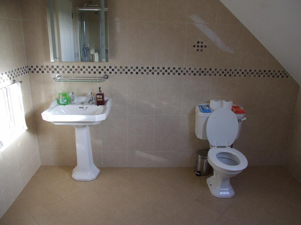The Curragh Country House Accommodation Newbridge  Δωμάτιο φωτογραφία
