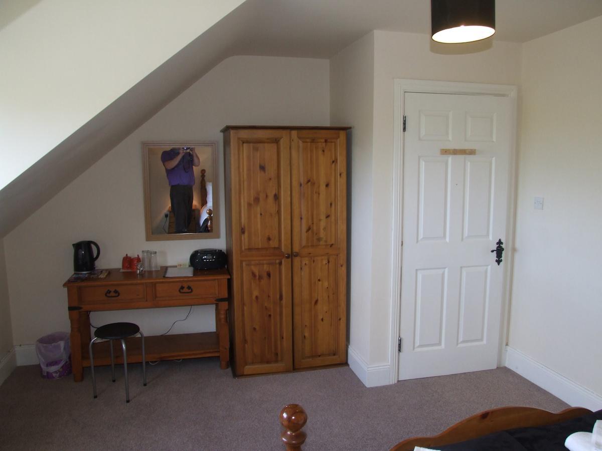The Curragh Country House Accommodation Newbridge  Δωμάτιο φωτογραφία